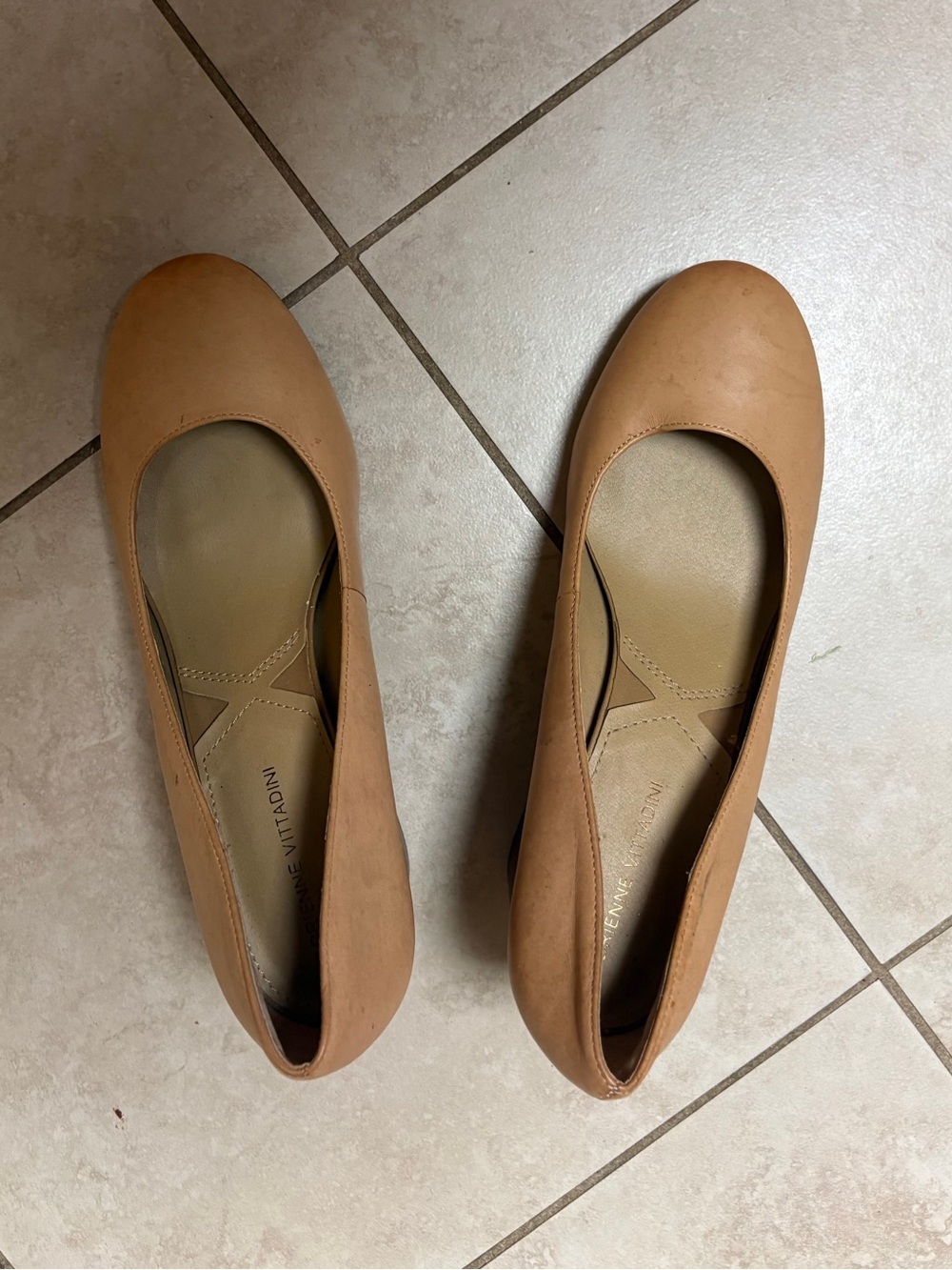 NWOT Adrienne Vittadini Women's Tan Leather Round-Toe heels